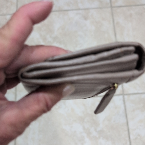 Radley London Beige Leather Wallet - Picture 4 of 12